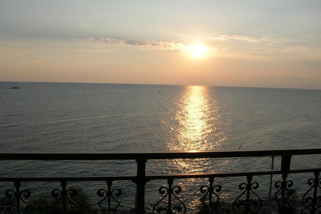 Sunset Apartment